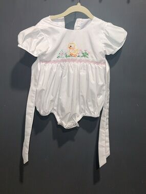 Pleats & Stitches White Embroidered Bubble Romper w Pink 18M Fits like 12M